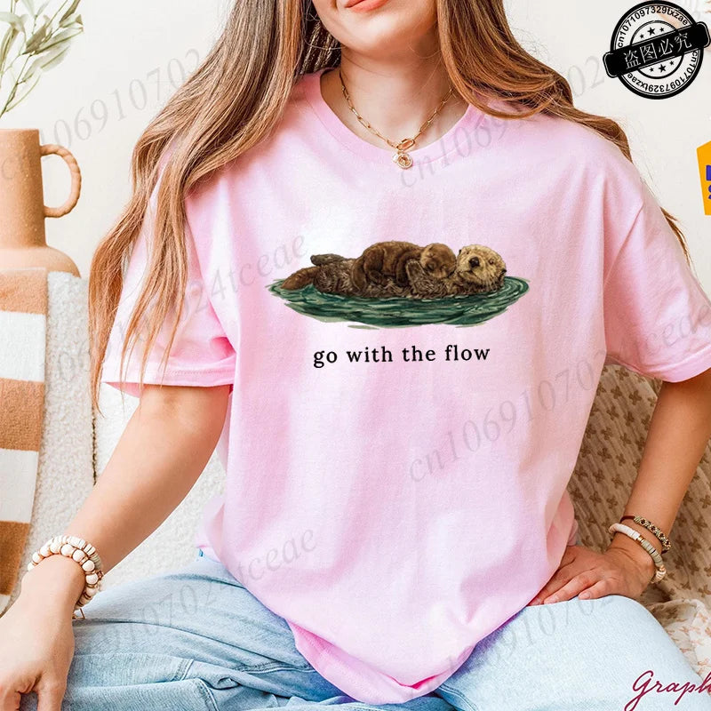 Go with The Flow Shirt,Cute Otter Print Women's T-Shirts,Sea Otter Lover Gift,Vintage Nature Graphic T-shirt,Ocean Life Tees