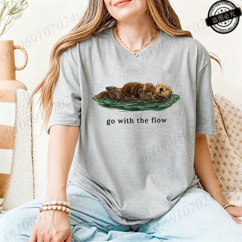 Go with The Flow Shirt,Cute Otter Print Women's T-Shirts,Sea Otter Lover Gift,Vintage Nature Graphic T-shirt,Ocean Life Tees