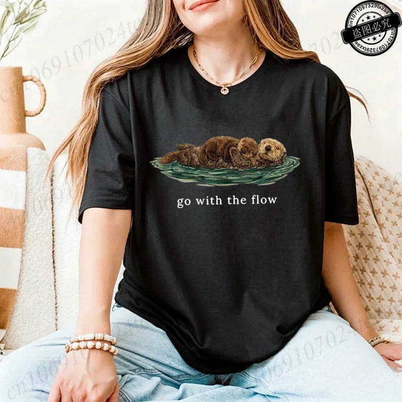 Go with The Flow Shirt,Cute Otter Print Women's T-Shirts,Sea Otter Lover Gift,Vintage Nature Graphic T-shirt,Ocean Life Tees